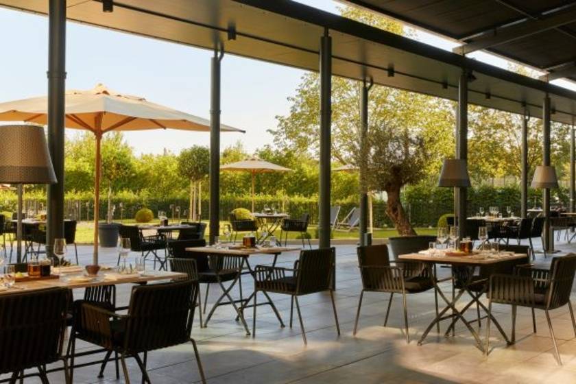 INFINITY Hotel & Conference Resort Munich Terrasse