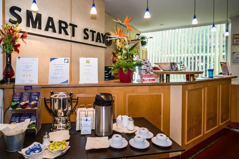 Rezeption Smart Stay Hotel Schweiz