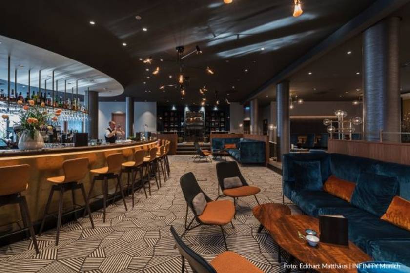 INFINITY Hotel & Conference Resort Munich Hotelbar