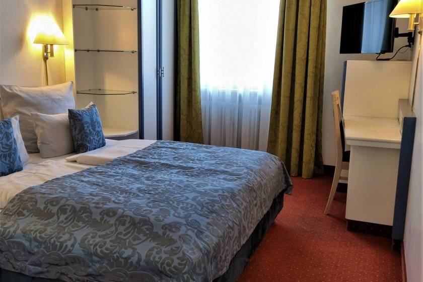 my MINGA 13 - Double room comfort category incl. air condition