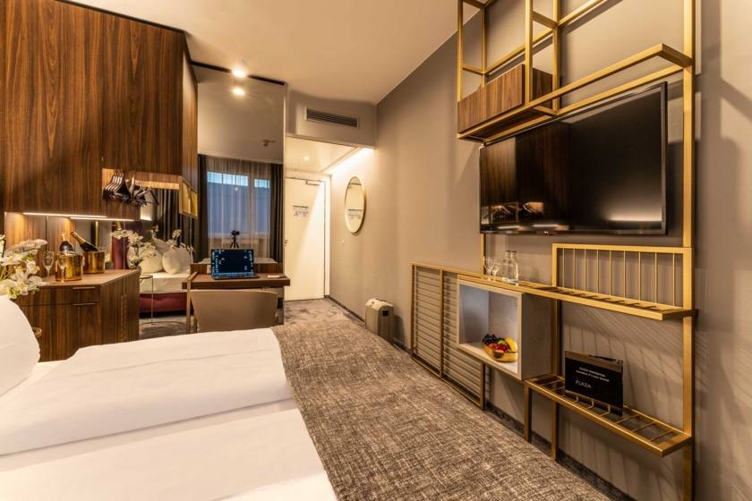 MUC00020150959876097