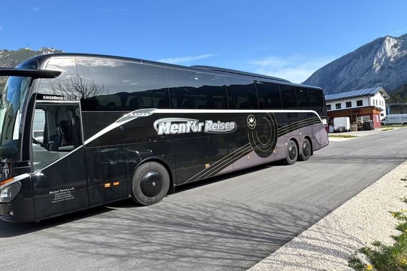 VIP-Bus Mentor Reisen