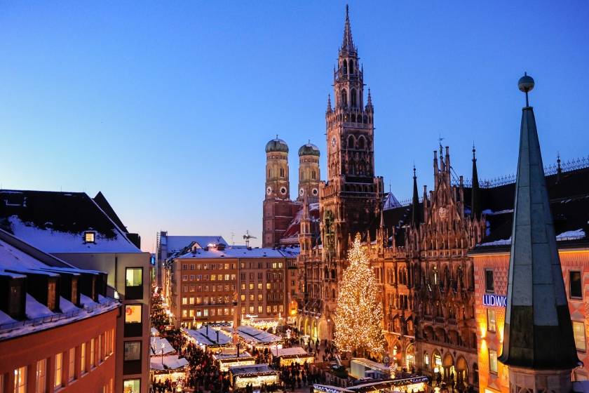 Panoramablick Münchner Christkindlmarkt