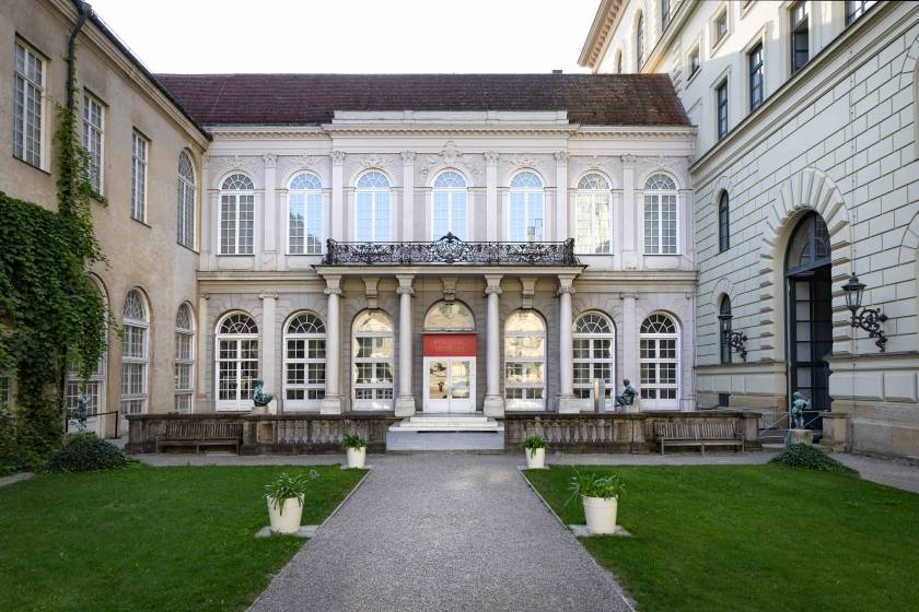 Residenz München_Königsbauhof_Eingang Residenzmuseum_Foto Maria Scherf_DI033219.jpg