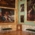Pittura e due panche in una stanza della Residenza di Monaco di Baviera.