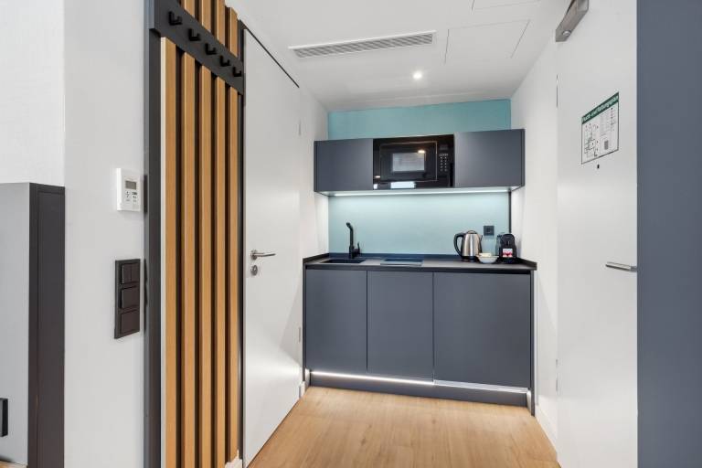 Top floor studio incl. kitchen