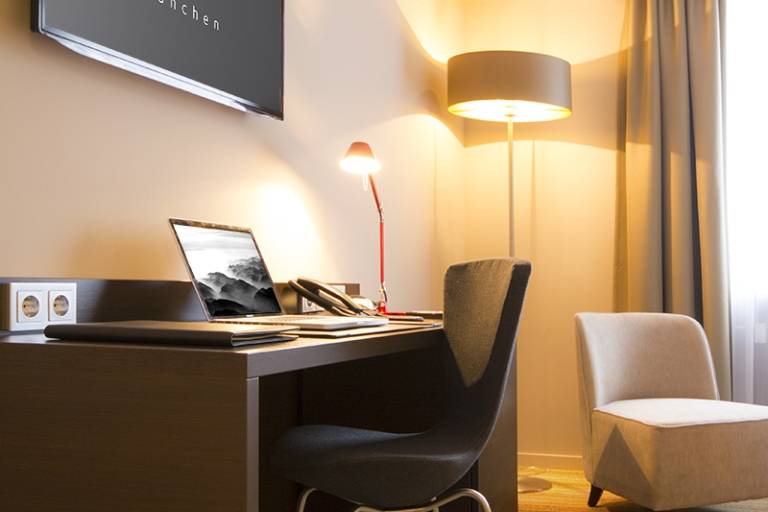 Single Superior Double Bed (sidestreet)