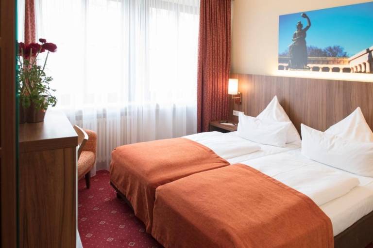 Doppelzimmer Standard zur Strasse