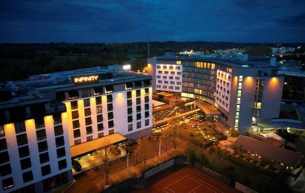 INFINITY Hotel & Conference Resort Munich