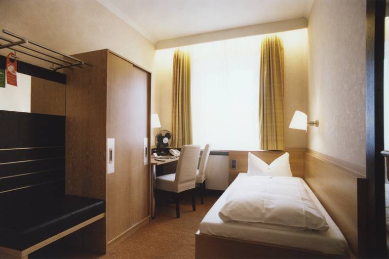 Einzelzimmer mit Klimaanlage