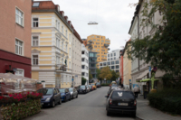 Verschiedene Baustile entlang einer Stra&szlig;e in M&uuml;nchen.