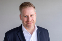 Der Gesch&auml;ftsf&uuml;hrer der K&auml;fer Service GmbH Dennis Latz.