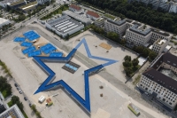 Der &bdquo;Lucky Star&ldquo; verwandelt eine leere Baugrube in Milbertshofen im M&uuml;nchner Norden in einen neuen, kreativen Open-Air-Spielplatz.