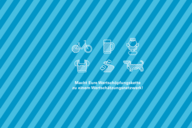 Blaue Schrägstreifen mit München Icons: Fahrrad, Bierkrug, Aloisius, Dirndl, Waldi