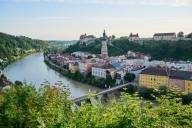 A panorama of Burghausen showing the castle, the old town and the Salzach river