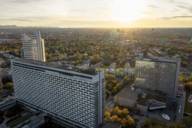 Blick von oben auf Sheraton Hotel in München