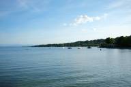 Blick auf den Starnberger See an einem Sommerabend.