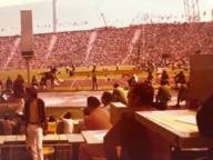 Ein Sportler beim Weitspringen bei den Olympischen Spielen 1972 im Olympiastadion