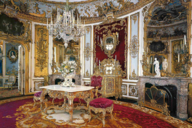 La sala da pranzo del re Ludwig II nel Palazzo Linderhof
