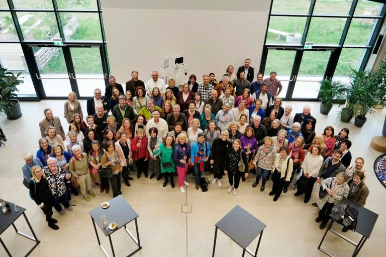 Die Gästeführerinnen und Gästeführer Münchens beim Gästeführertag 2023 im Munich Urban Colab