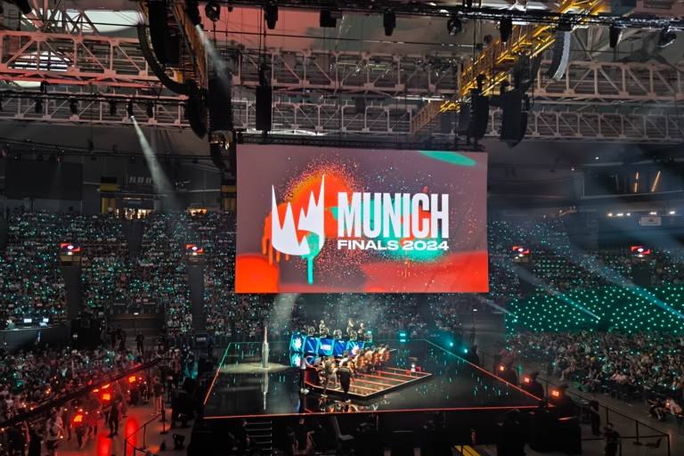 At the LEC Season Finals in the Olympic Hall, there is a large screen in the middle above the jury.