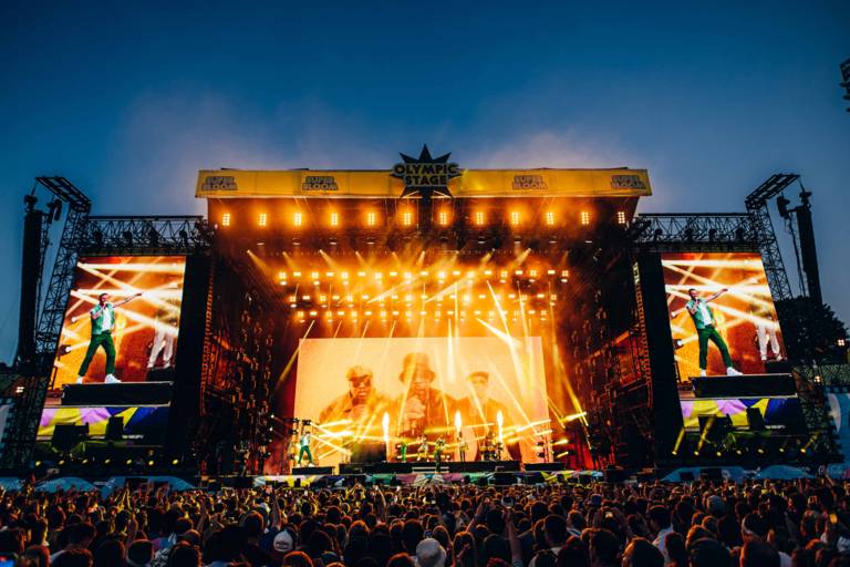 Macklemore auf der Bühne des Superbloom-Festivals im Münchner Olympiastadion.