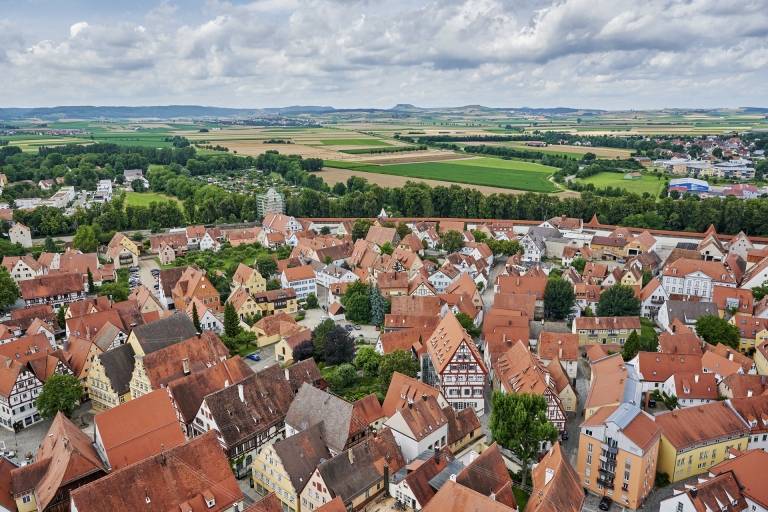 The medieval town centre of Nördlingen is surrounded by the historic circular town wall
