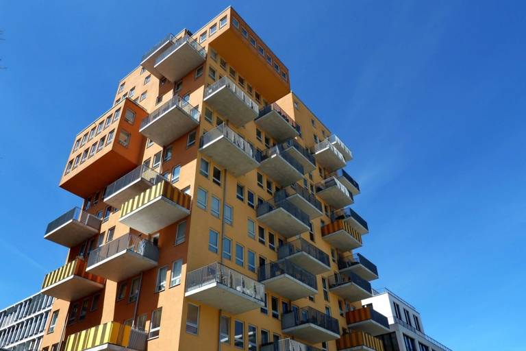 High-rise building designed by Otto Steidle at the Theresienhöhe in Munich.